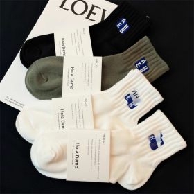 Calcetines hombres calcetines de algodón puro calcetines de otoño e invierno hombres calcetines de tubo medio nuevos calcetines bordados hombres calcetines deportivos desodorantes calcetines sin hueso